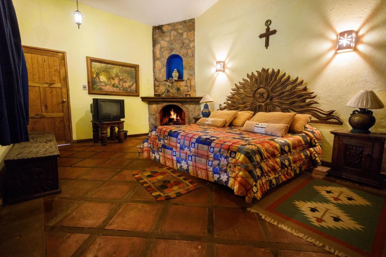 Lago Sol Hotel&Suites Tzintzuntzán Exteriér fotografie